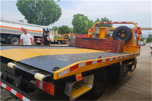 驿城附近拖车电话号码服务